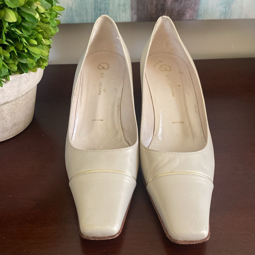 ST. JOHN CREAM CLASSIC PUMPS SIZE 9 🌟EUC🌟 - Picture 4 of 16